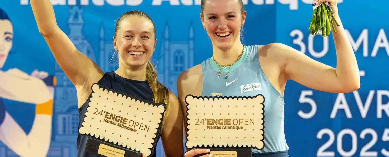 Créations artisanales en bois Arinas Arts