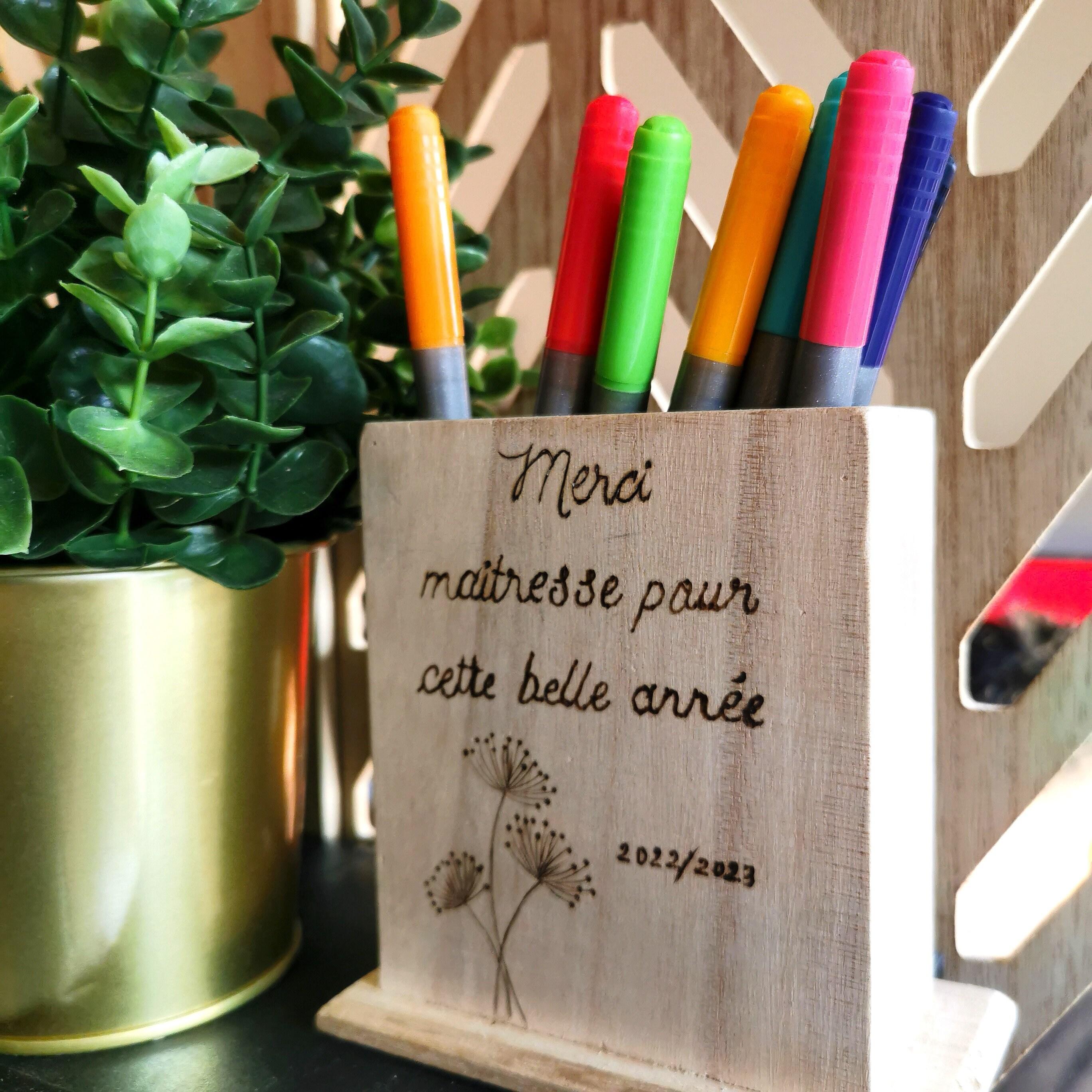 Pot à crayons personnalisé en bois - cadeau maitresse, anniversaire