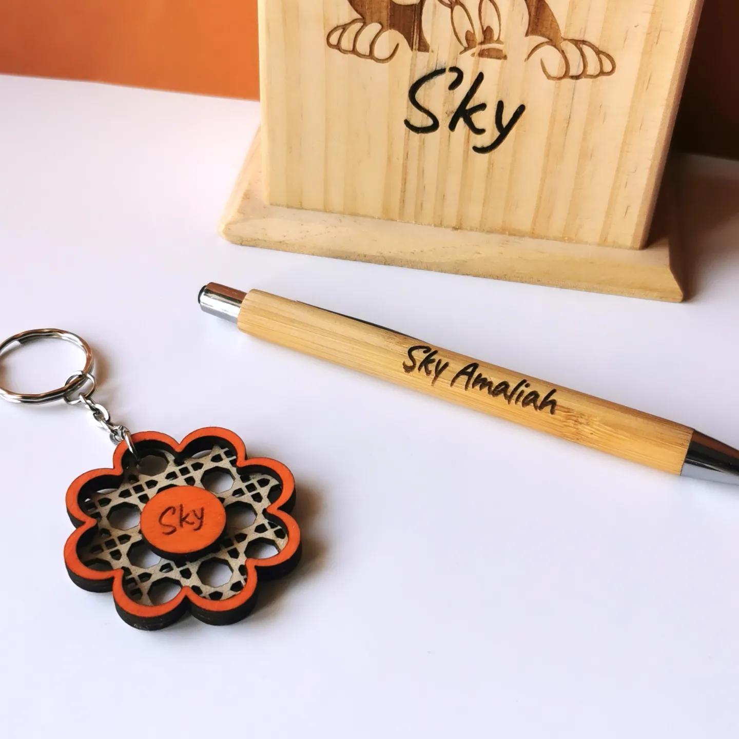 Cadeau personnalisé en bois 2023