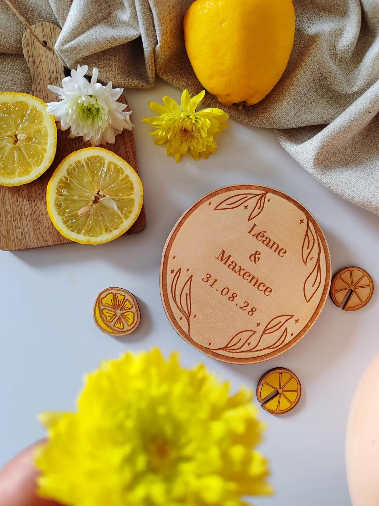 Boite alliances en bois personnalisé – motif orange gravé – boîte alliances mariage thème naturel et estival