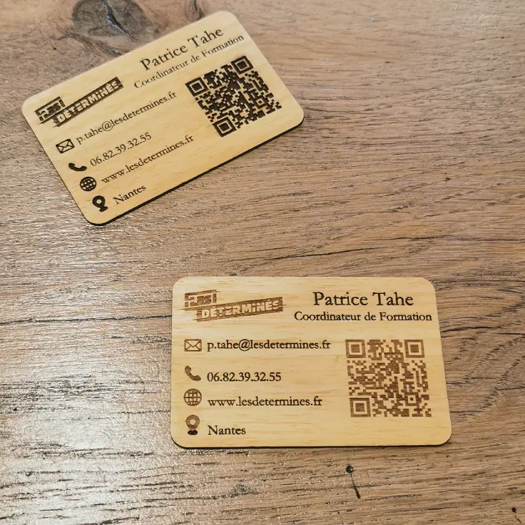 Carte visite bois personnalisée QR code